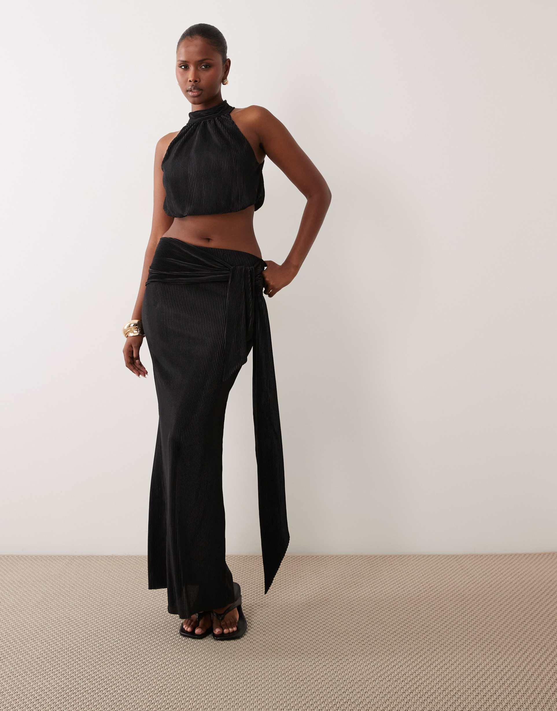 asos design plisse maxi skirt with knot belt detail in black - part of a set