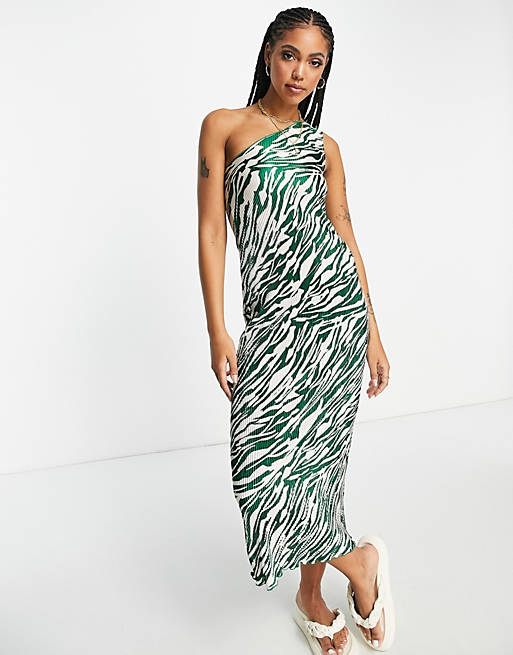 Udover inden længe synder ASOS DESIGN plisse one shoulder midi dress in green and cream zebra | ASOS