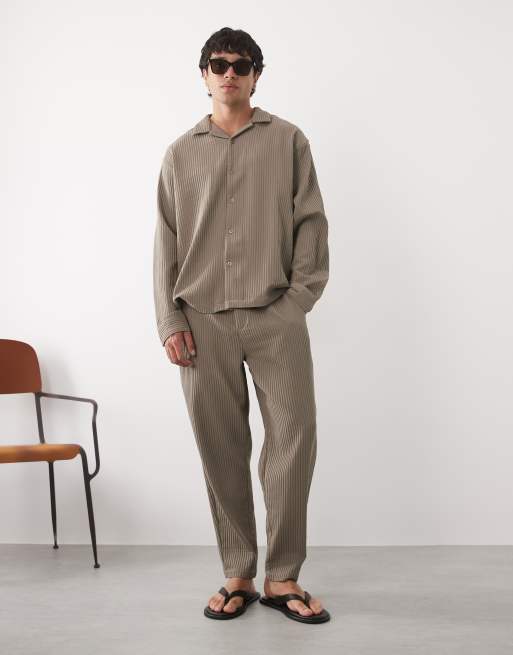 ASOS DESIGN plissé set with shirt & pants in brown, 3 of 3