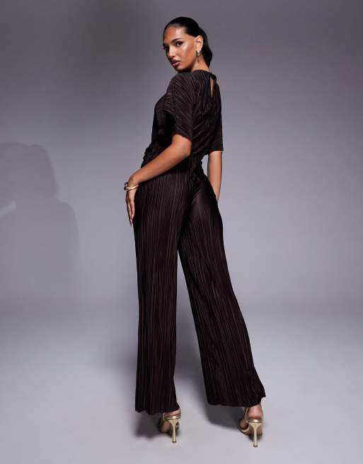ASOS DESIGN plisse plunge short sleeve wrap waist jumpsuit in chocolate, 4 of 4