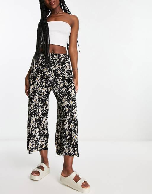 ASOS DESIGN plisse wide leg trouser culottes in dark based floral print ...