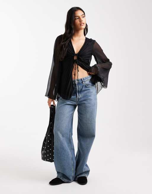 ASOS DESIGN – Plissee-Bluse in Schwarz mit gebundener Vorderseite, 2 von 4