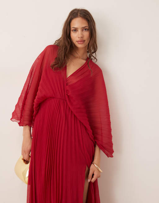 ASOS DESIGN – Plissee-Maxikleid in Kirschrot mit Cape-Detail, 2 von 4