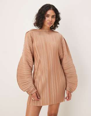 ASOS DESIGN - Plissee-Minikleid in Kamelbraun mit langen Cocoon-Ärmeln und Ziernaht in der Taille-Neutral