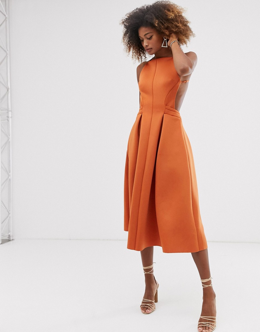 ASOS DESIGN – Plisserad balklänning i midimodell med hög krage-Orange