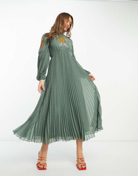 ASOS DESIGN - Plisseret maxikjole med broderier og blondeindsatser i kakigrøn - view 1