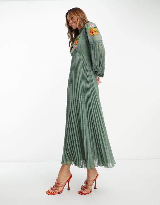 ASOS DESIGN - Plisseret maxikjole med broderier og blondeindsatser i kakigrøn, 4 af 4