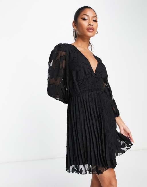 ASOS DESIGN - Plisseret minikjole med knapper og rynket talje i sort burnout-mønster, 4 af 4