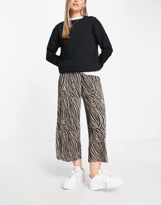 ASOS Design - Plissierte Culotte mit weitem Bein und Tierfellmuster-Bunt