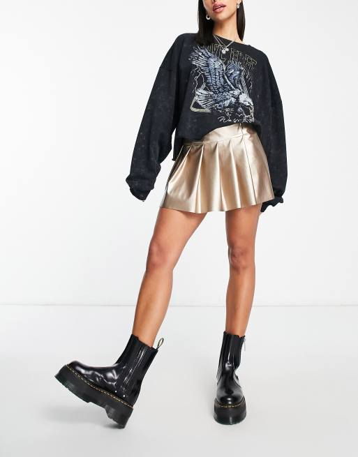 ASOS DESIGN – Plissierter Minirock aus Metallic-Kunstleder mit niedrigem Bund  , 4 von 4