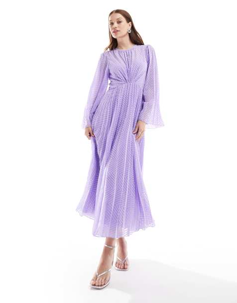 ASOS DESIGN – Plissiertes, hinten gebundenes Chiffon-Midikleid in Flieder mit Trompetenärmeln und Winkelstreifenmuster - view 1
