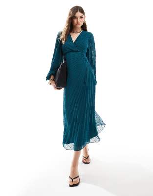 ASOS Design - Plissiertes Maxi-Wickelkleid in Blaugrün aus Dobby-Chiffon mit Knopfdetail