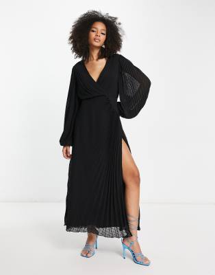 ASOS DESIGN - Plissiertes Maxi-Wickelkleid in Schwarz mit Knopfdetail