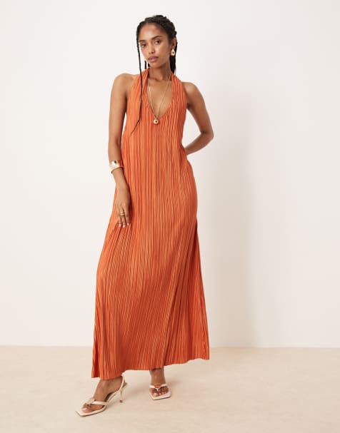 ASOS DESIGN – Plissiertes Maxikleid in Rostrot mit Neckholder - view 1