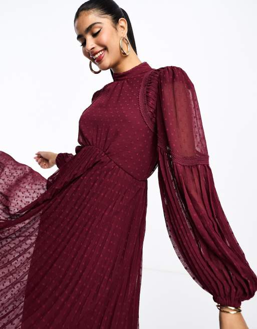 ASOS DESIGN Plissiertes Maxikleid mit Spitzeneinsatz in Ochsenblutrot