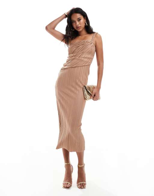 ASOS DESIGN – Plissiertes Midikleid in Kamelbeige mit Faltendetail, One-Shoulder-Träger und drapierter Vorderseite