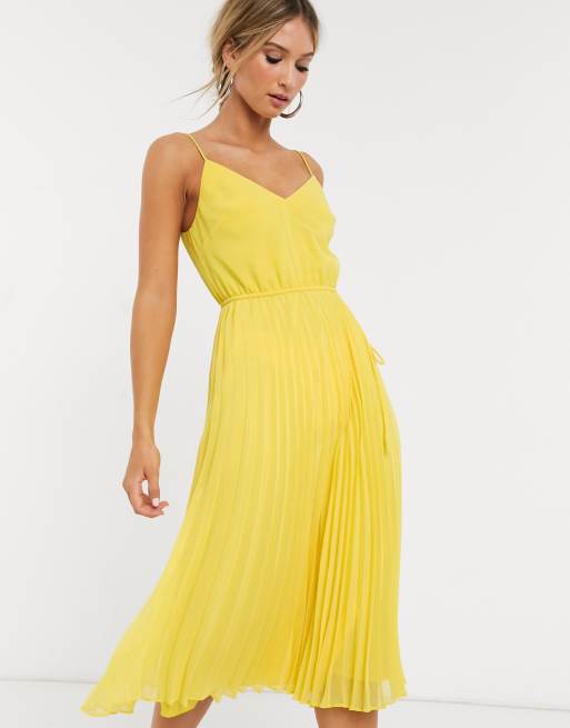 ASOS DESIGN – Plissiertes Midikleid mit Spaghettiträgern und Kordelzug an der Taille, in Gelb, 4 von 4