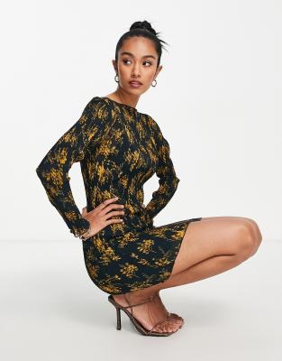 ASOS DESIGN - Plissiertes Minikleid mit Blumenmuster-Bunt