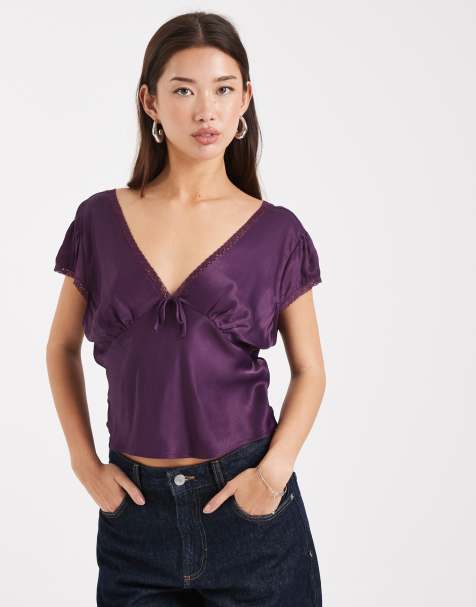 ASOS DESIGN – Plommonlila blus med spetsdetaljer i satin - view 1