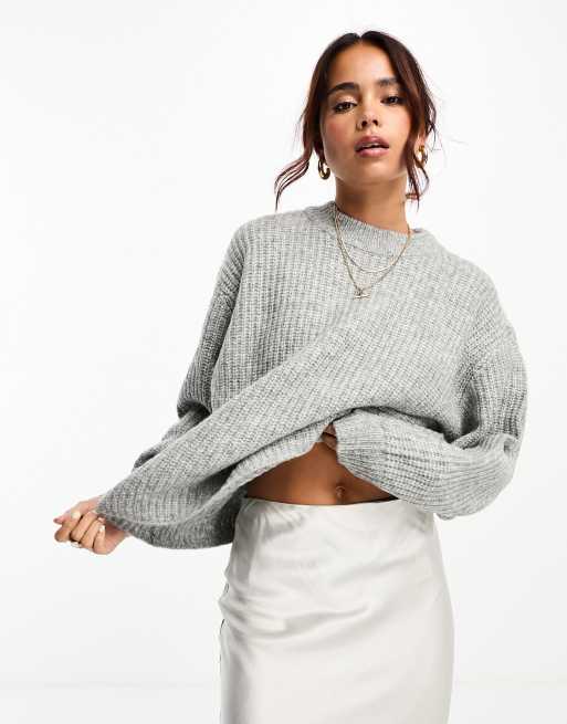 ASOS DESIGN Pluizig geribbeld gebreide trui met ronde hals in grijs