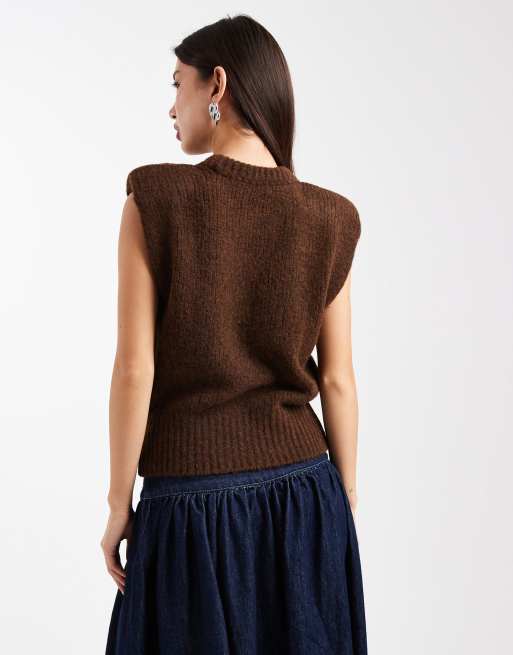 ASOS DESIGN - Pluizige gebreide tanktop met schoudervullingen in chocoladebruin, 4 van 4
