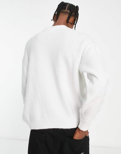 ASOS DESIGN - Pluizige gebreide trui met ronde hals in wit, 2 van 4