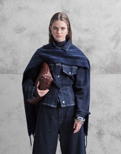 ASOS DESIGN - Pluizige geweven sjaal met marineblauwe en grijze strepen - view 1