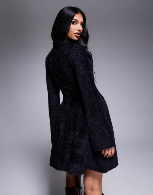 ASOS DESIGN - Pluizige mini jurk met hoge hals in zwart, 4 van 4