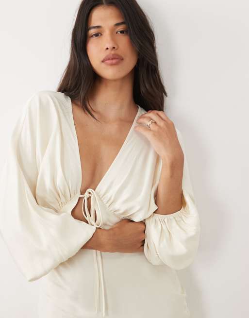 ASOS DESIGN plunge batwing satin maxi dress in ivory, 3 of 4