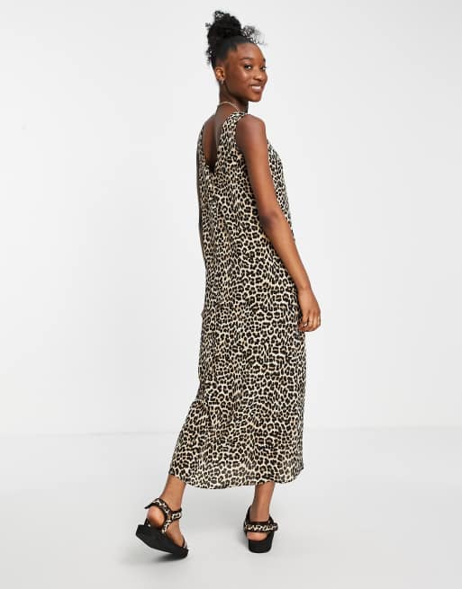 ASOS DESIGN plunge neck maxi dress in animal print, 4 of 4
