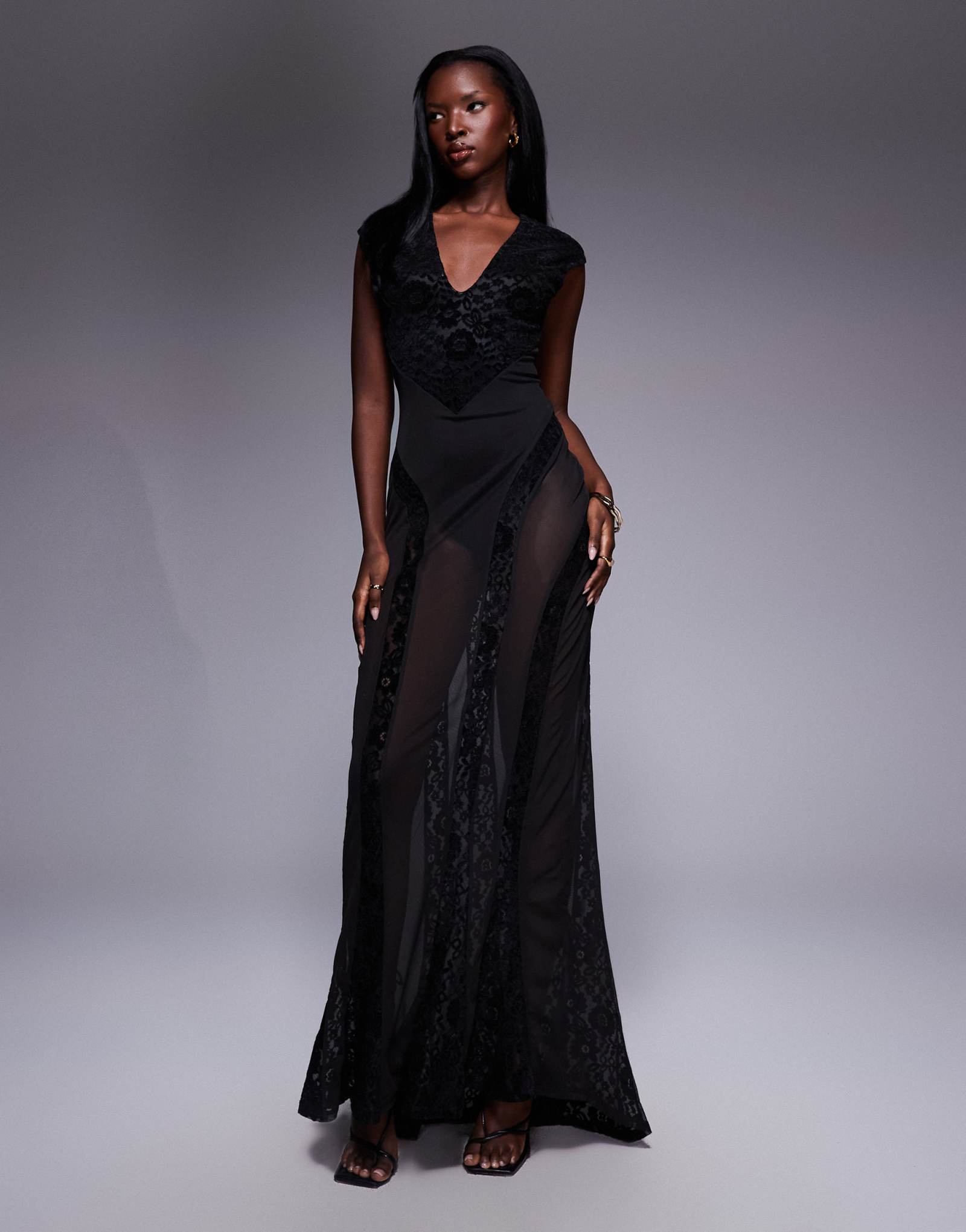ДИЗАЙНЕРСКОЕ макси-платье ASOS с бархатной кружевной юбкой и глубоким вырезом на спине черного цвета