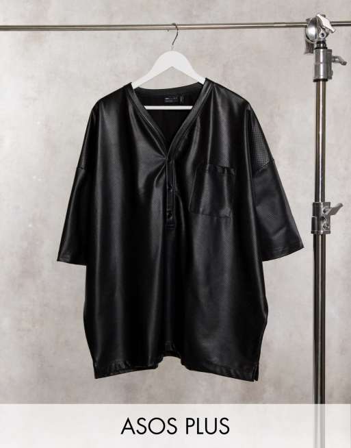 ASOS DESIGN Plus – Oversize-Baseball-Hemd aus Stretch-PU-Leder in Schwarz