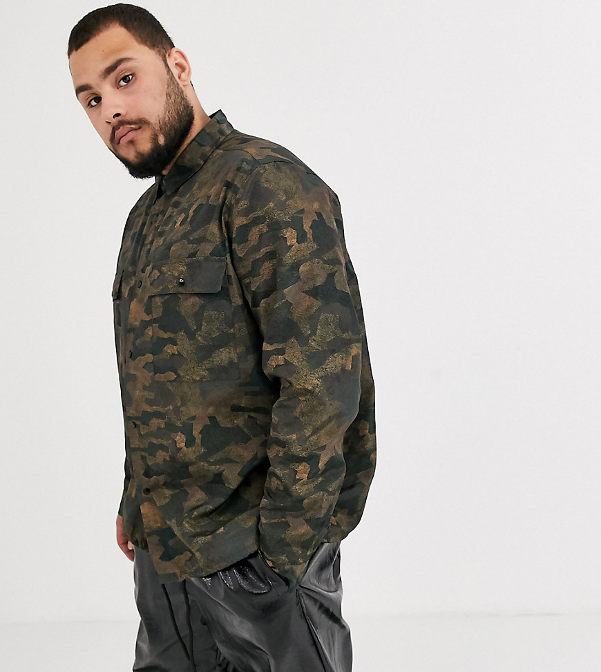 ASOS DESIGN Plus - Regular-fit overshirt in camouflageprint-Groen