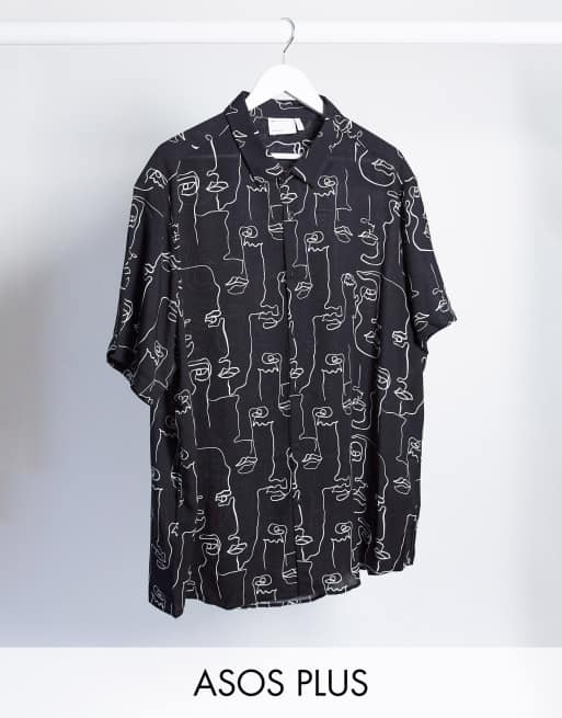 ASOS DESIGN Plus – Schwarzes Hemd in regulärer Passform mit skizzierten Gesichtsmotiven