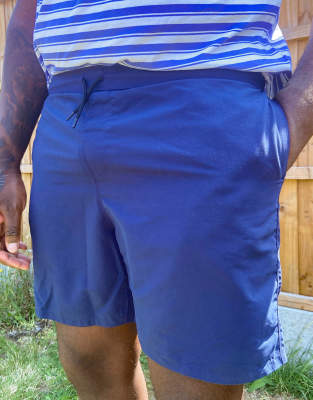 Thumbnail 3 of 4