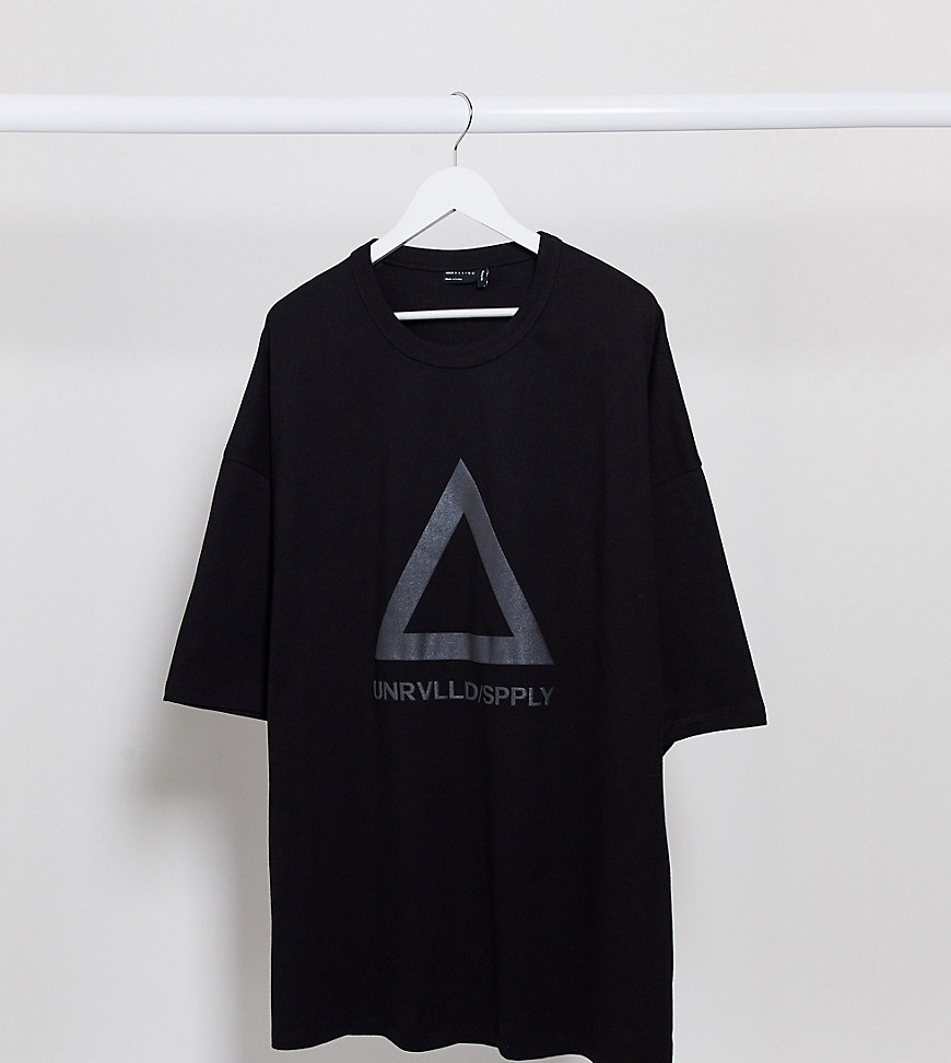 ASOS DESIGN Plus - Unrivalled Supply - Oversized lang T-shirt van zwaar jersey met reflecterend logo-Zwart