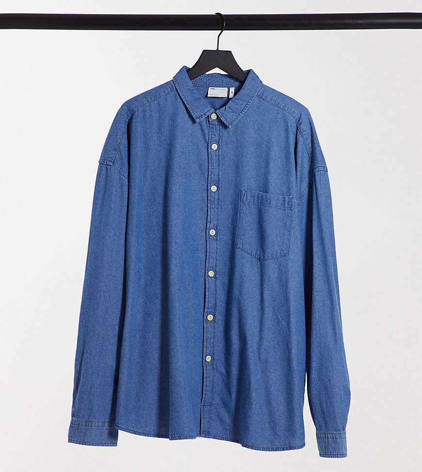 ASOS DESIGN – Plusstorlek – Mellanblå oversize-jeansskjorta i 90-talsstil, av ekologisk bomull