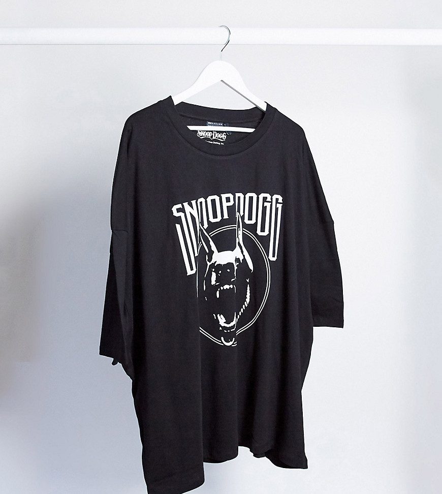 ASOS DESIGN – Plusstorlek – Tjock t-shirt i oversize-modell med Snoop Dog-tryck framtill-Svart