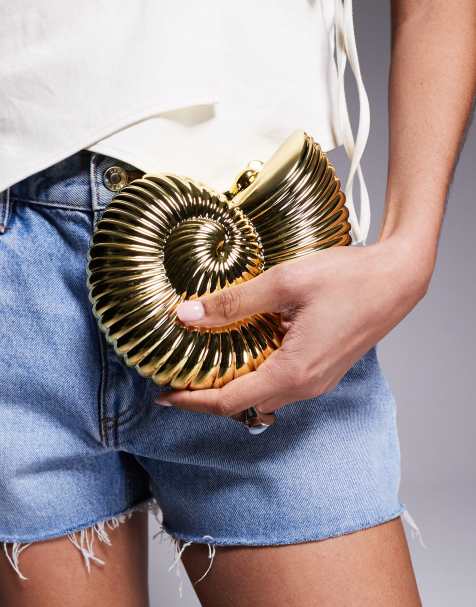 ASOS DESIGN - Pochette a forma di ammonite rotonda color oro con tracolla a catenina - view 1