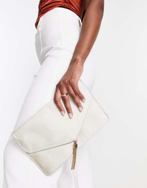 ASOS DESIGN - Pochette con nappina in raso color avorio