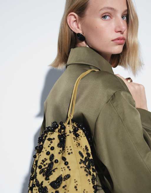 ASOS DESIGN - Pochette decorata color senape, 5 di 5