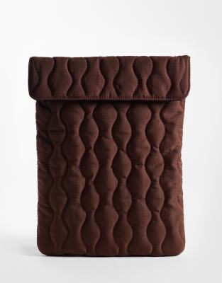 ASOS DESIGN - Pochette matelassée pour ordinateur portable - Chocolat-Brown