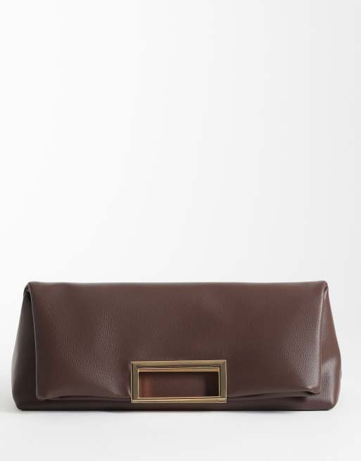 ASOS DESIGN - Pochette oversize color cioccolato con manico in metallo