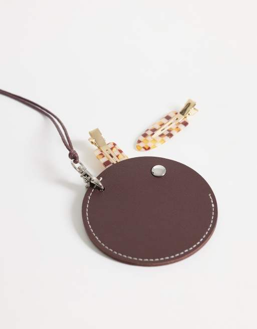 ASOS DESIGN - Pochette rotonda color cuoio con charm, 2 di 5