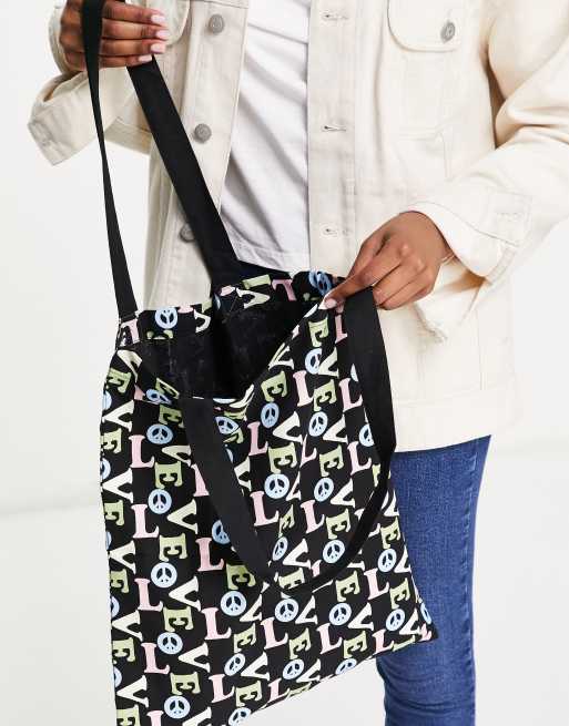 ASOS DESIGN – Płócienna torba typu tote ze wzorem z napisem Love  , 3 z 4