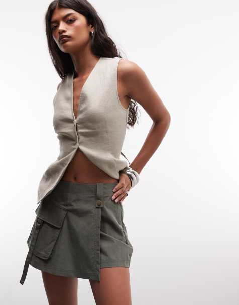 ASOS DESIGN pocket detail cargo skort in green - view 1