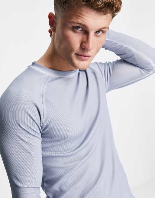 ASOS DESIGN – Podkreślający sylwetkę prążkowany T-shirt z długim rękawem i efektem sprania, w jasnoniebieskim kolorze