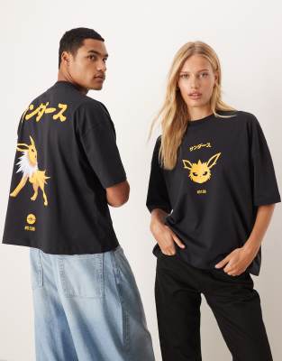 ASOS DESIGN - Pokémon - Kastiges Oversize-T-Shirt in verwaschenem Grau mit Jolteon-Print und Unisex-Schnitt-Schwarz