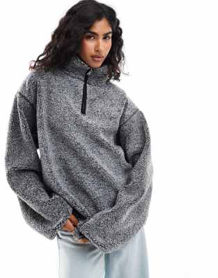 ASOS DESIGN - Polaire oversize en imitation peau de mouton à col zippé - Gris chiné