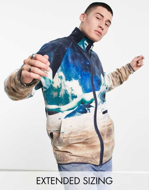 ASOS DESIGN – Polarowa kurtka sportowa oversize z nadrukiem zimowego pejzażu